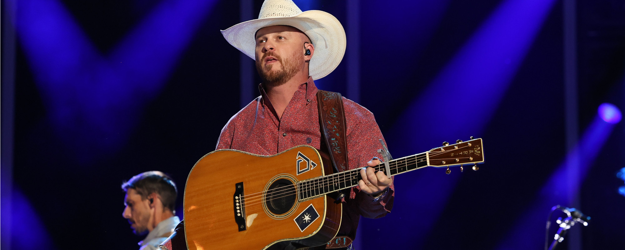 Cody Johnson Stops Show For a Fan in Distress: “This Is Not A Travis Scott Concert”