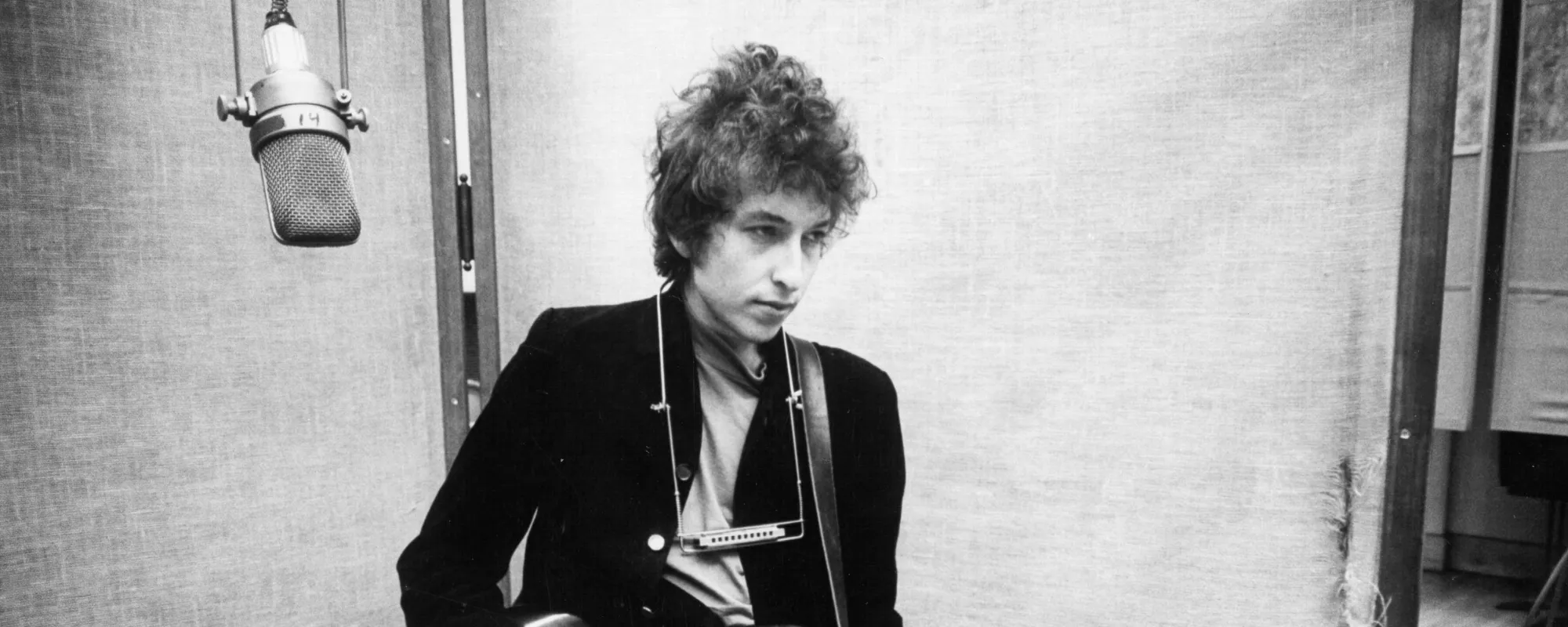 The Story and Meaning Behind “Subterranean Homesick Blues” by Bob Dylan