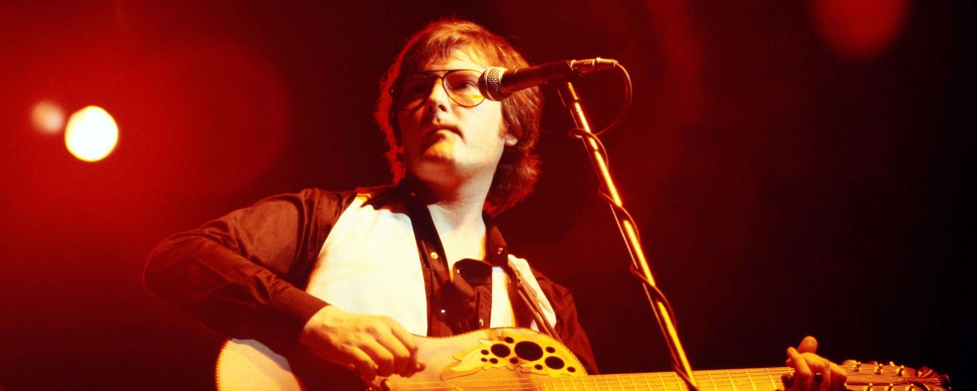 The Meaning Behind “Baker Street” by Gerry Rafferty and How It Reflects the Artist’s Career at the Time