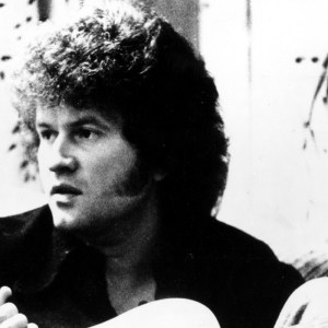 The Story Behind Terry Jacks’ Hit “Seasons in the Sun,” Which Topped the ‘Billboard’ Hot 100 in March 1974