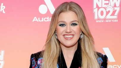 Kelly Clarkson Set To Host 2024 Olympic Opening Ceremony Alongside Mike Tirico and Peyton Manning