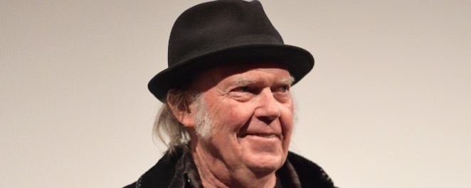 Neil Young Returns to Spotify Since Leaving in 2022: ”Enjoy My Songs”