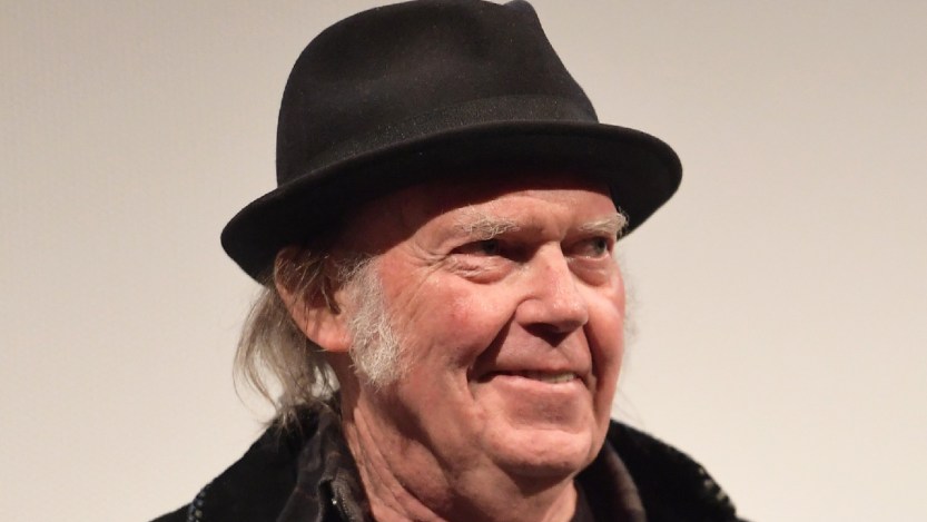 Neil Young Returns to Spotify Since Leaving in 2022: ”Enjoy My Songs”