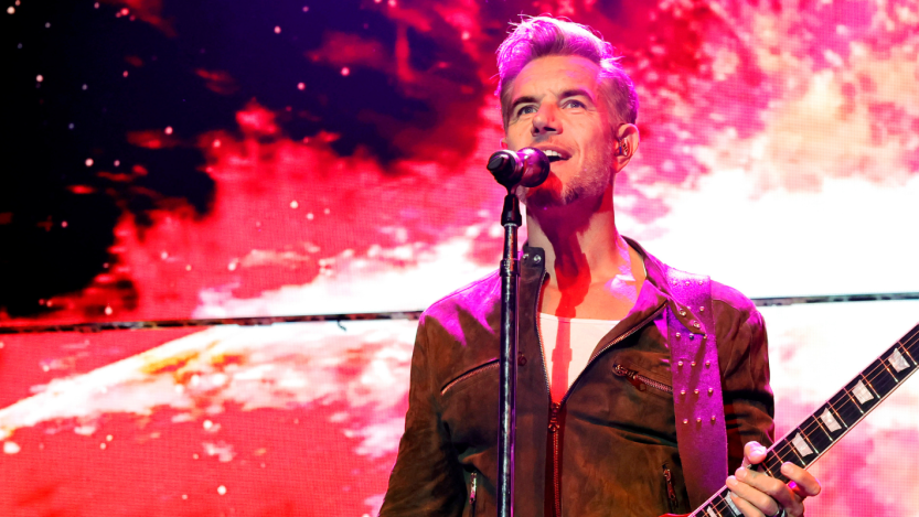 311 performing live onstage