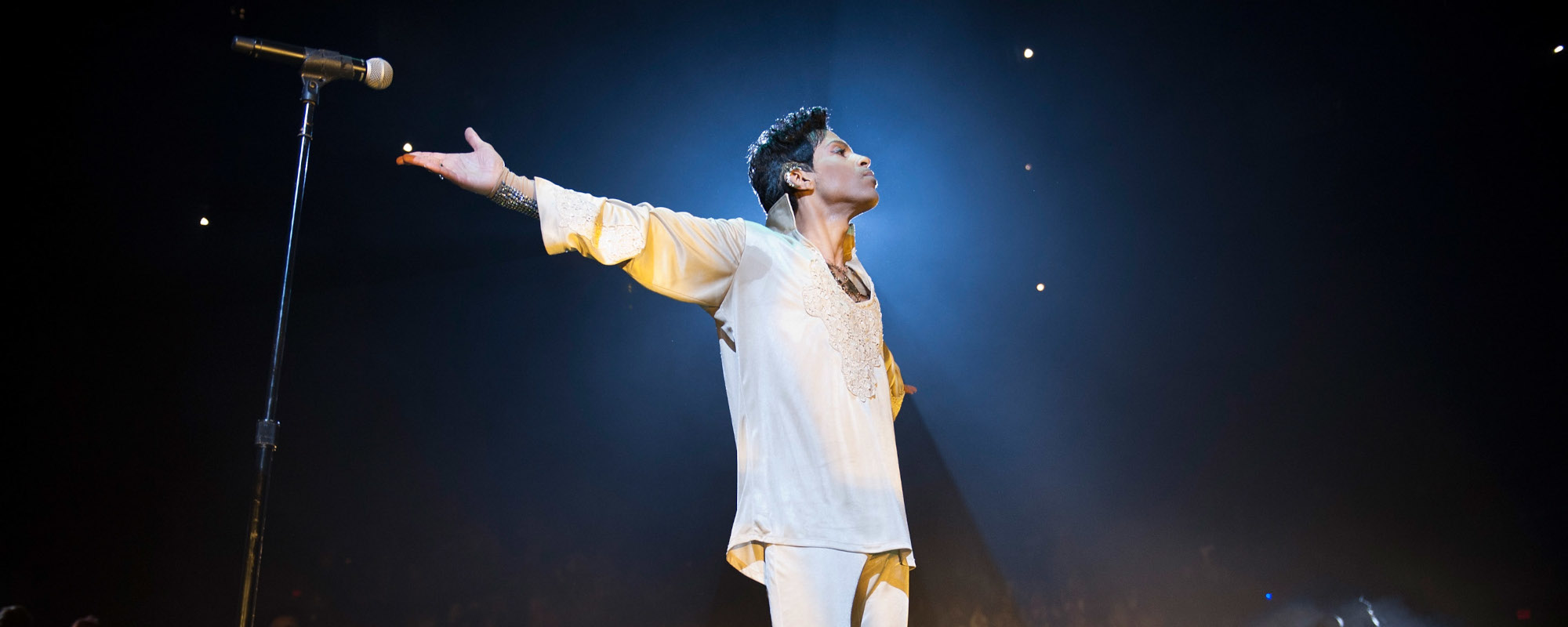 Prince Surprises Audience by Opening For Himself in Disguise at 2011 Montreal Jazz Festival Prince Surprises Audience by Opening For Himself in Disguise at 2011 Montreal Jazz Festival