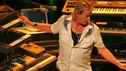 Photo of Geoff Downes courtesy of Asia's official Facebook page