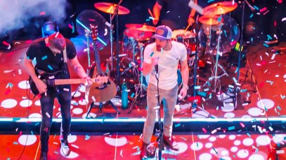 Garth Brooks Makes Fun, Food, and Unparalleled Hospitality Priorities At Friends In Low Places Bar & Honky-Tonk