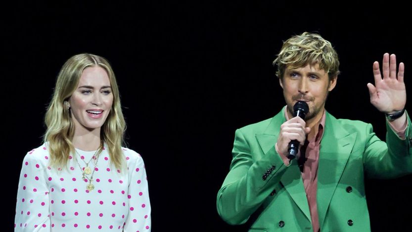 Taylor Swift Is A Fan Of Ryan Gosling and Emily Blunt's "All Too Well"