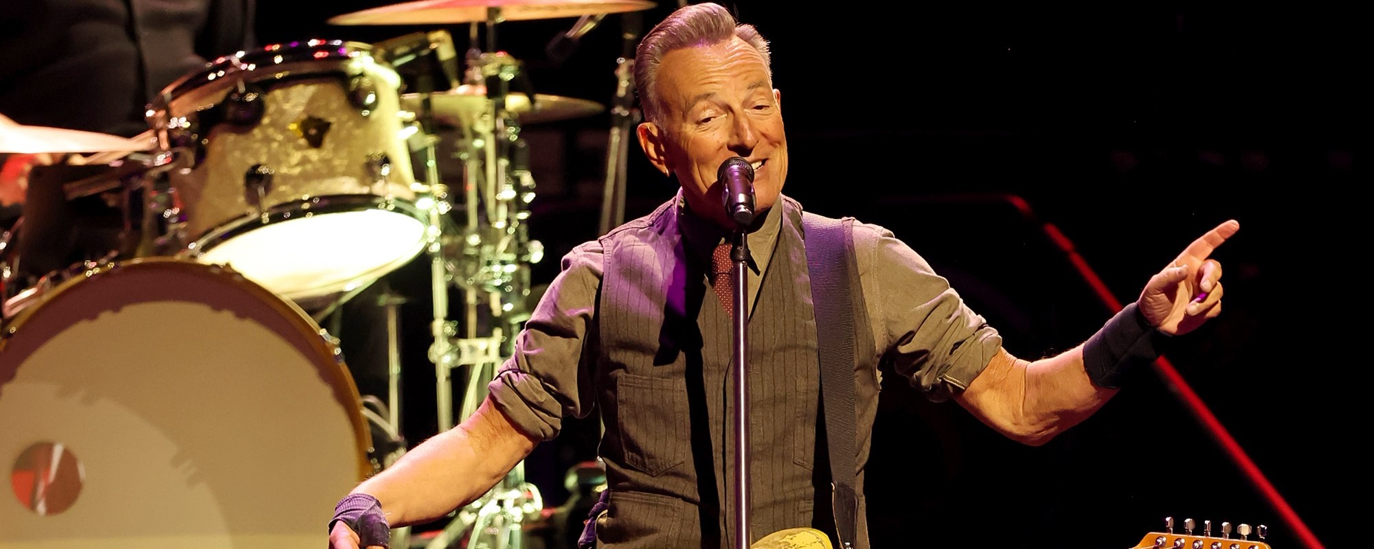 Bruce Springsteen Thanks U.S. Audiences, Playfully Warns European Fans, “We’re Coming to Get Ya!”