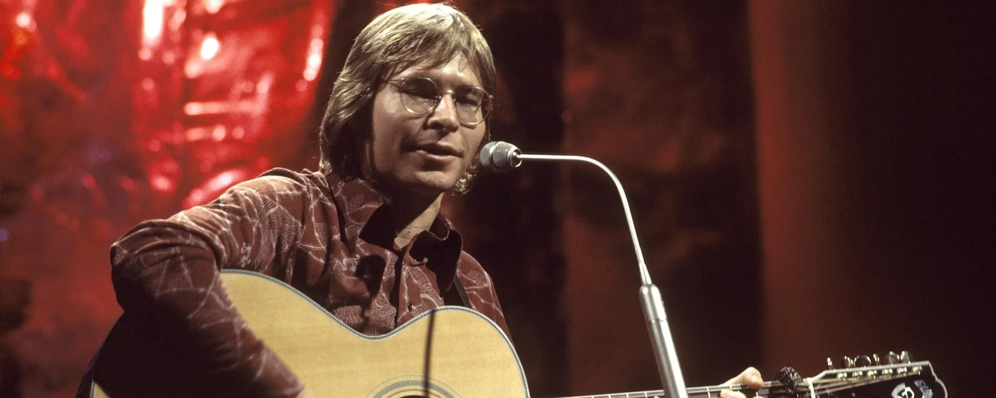 Remember When John Denver Topped the ‘Billboard’ 200 and Hot 100 Charts for the First Time 50 Years Ago