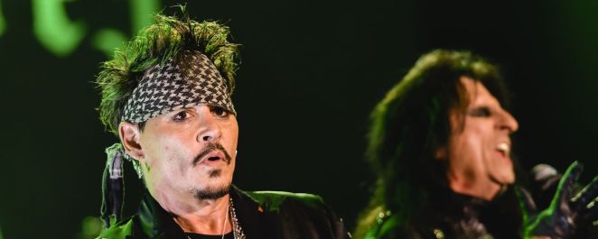 “This Kid's a Star, but the Songs Suck”: Guns N' Roses A&R Exec Recalls Johnny Depp Being the Worst Guitarist He'd Ever Seen - American Songwriter