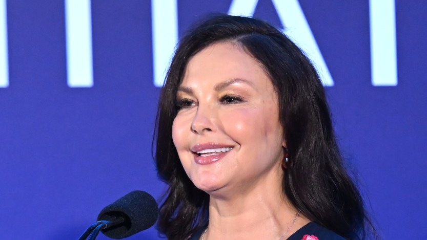 Ashley Judd Blames Mental Illness for Stealing Mom Naomi Judd From Her