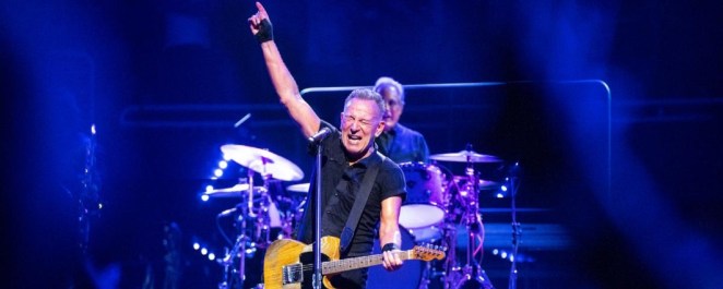 Bruce Springsteen Makes Comical Promise About His Pants for Fans Coming to His U.S. Tour Finale in Columbus, Ohio