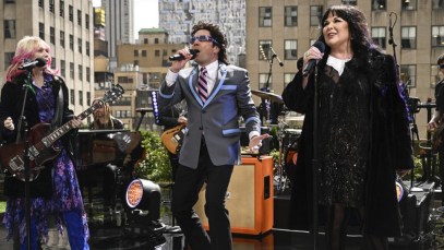 “Turn Around, Bright Eyes”: Watch Heart and Jimmy Fallon Sing “Total Eclipse of the Heart” During the Eclipse