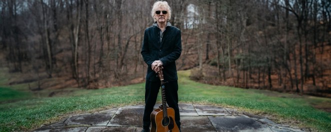 EXCLUSIVE: Ian Hunter Talks Collaborating with the Late Jeff Beck and Taylor Hawkins on New Album, ‘Defiance Part 2’