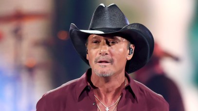 Tim McGraw Honors Dickey Betts by Wearing His Legendary Guitar Strap