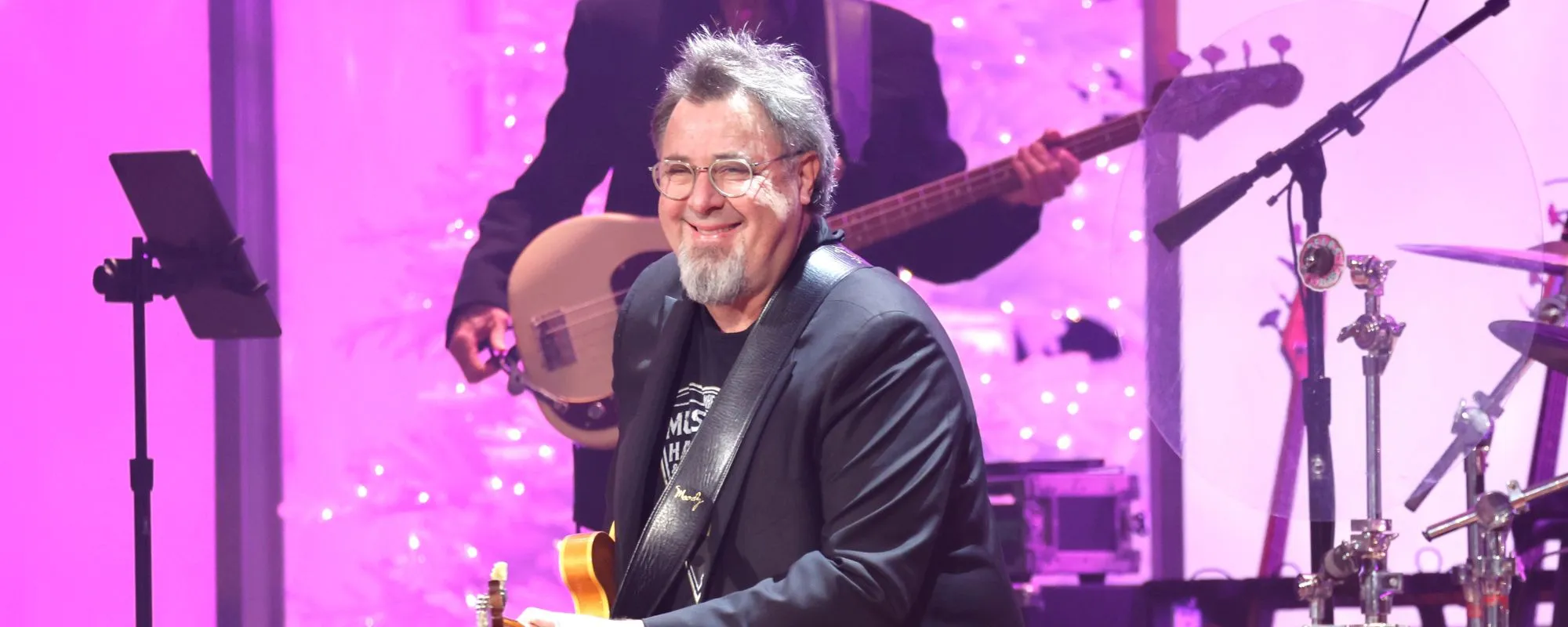 Vince Gill Dedicates Tear-Jerking Performance To Toby Keith and Blake Shelton’s Late Brother