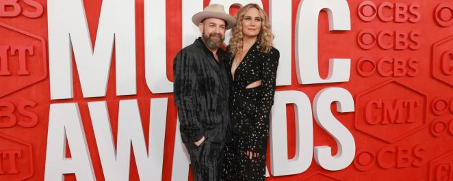 Sugarland announced a tour and single with Little big Town