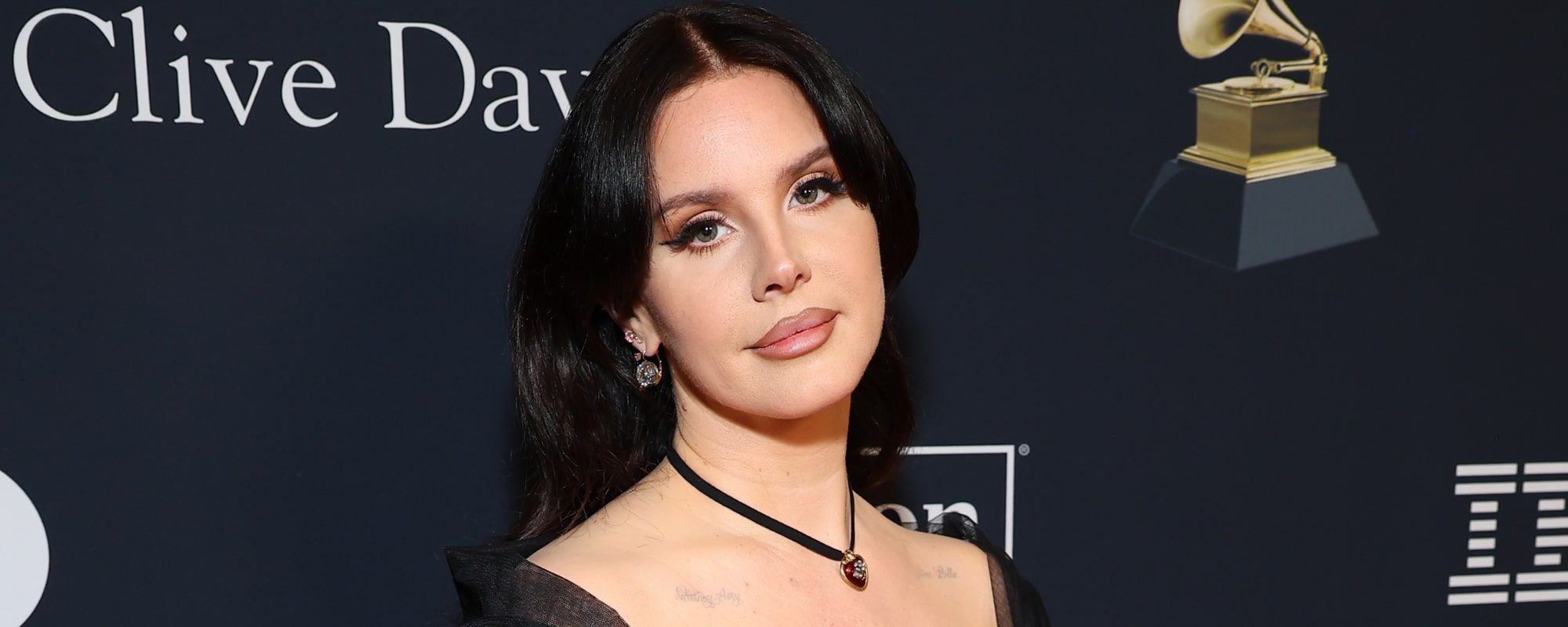 Lana Del Rey Calls Out “Butt Hurt” Former Tour Manager, Says She Battled Laryngitis Ahead of Headlining Coachella Set