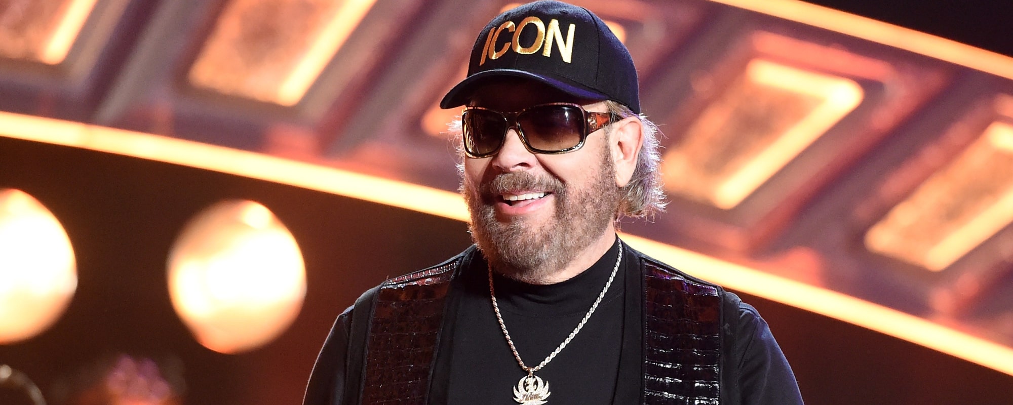 Hank Williams Jr. Fires Up Two Step Inn Crowd with “All My Rowdy Friends Are Coming Over Tonight”