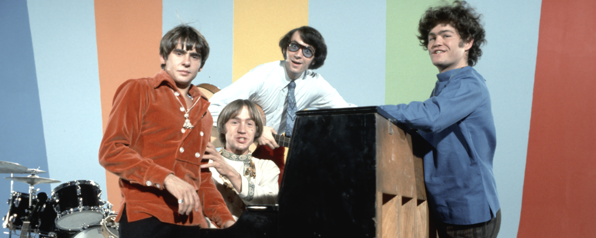 The Story Behind “Pleasant Valley Sunday” by The Monkees and the Distinctive Guitar Riff that’s Based on a Beatles Song
