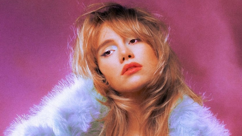 Photo courtesy of Suki Waterhouse's official Facebook page