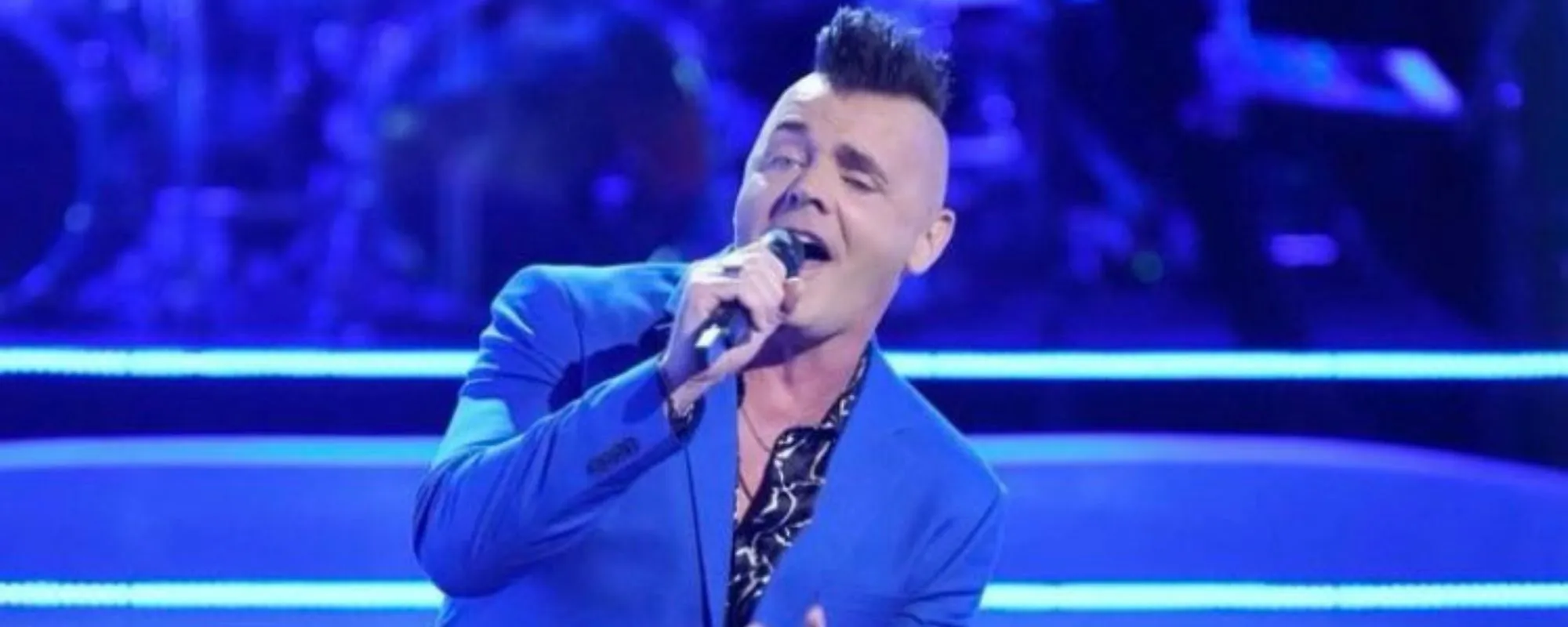 Bryan Olesen Channels Queen for Rocking Performance of “Don’t Stop Me Now” on ‘The Voice’