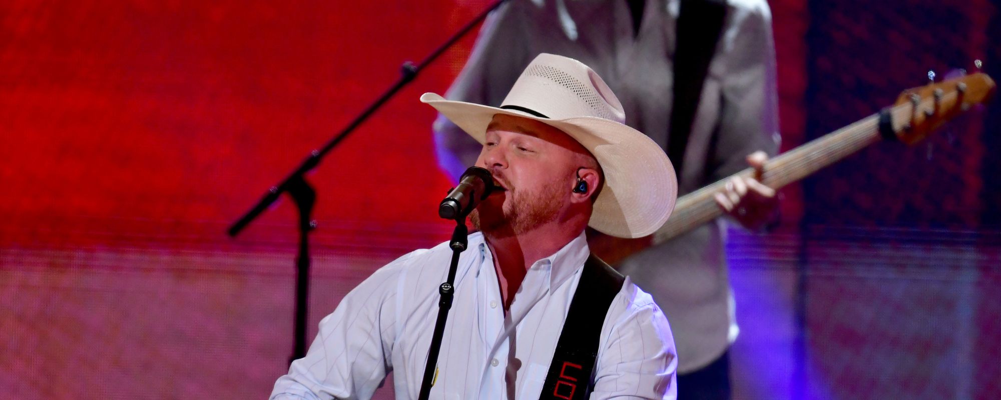 Cody Johnson Keeps It Simple With ACM Performance of 'Dirt Cheap'