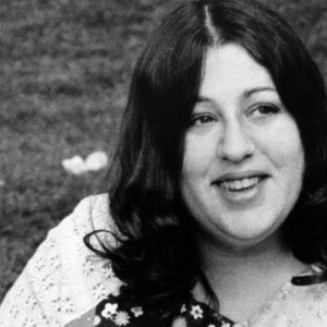 1968: Mama Cass Elliot poses for a portrat for her solo career in 1968 in Los Angeles. (Photo by Michael Ochs Archives/Getty Images)