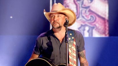 Jason Aldean Pays Tribute To Toby Keith With Heartwarming ACM Performance