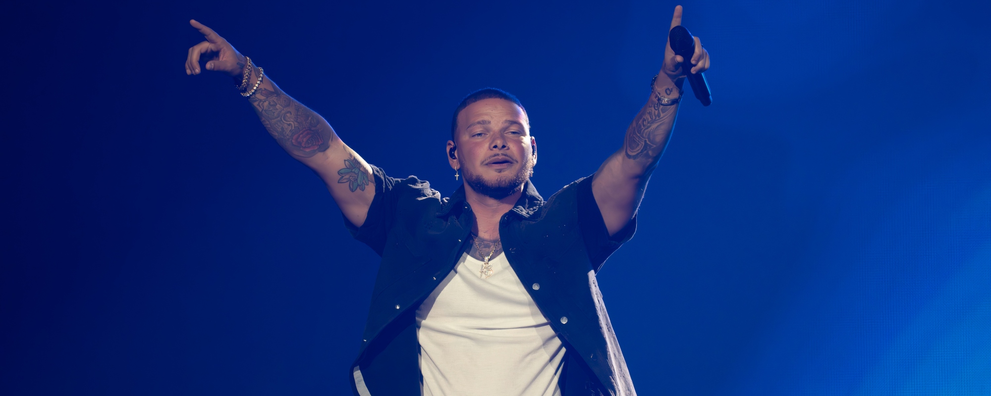 Watch a Stage Fire Break Out at Kane Brown’s Fenway Park Concert, Abruptly Halting Performance