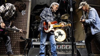 Neil Young & Crazy Horse Keep On Rocking in Bridgeport, CT; Show Featured Two Songs the Band Hadn’t Played Since 2018