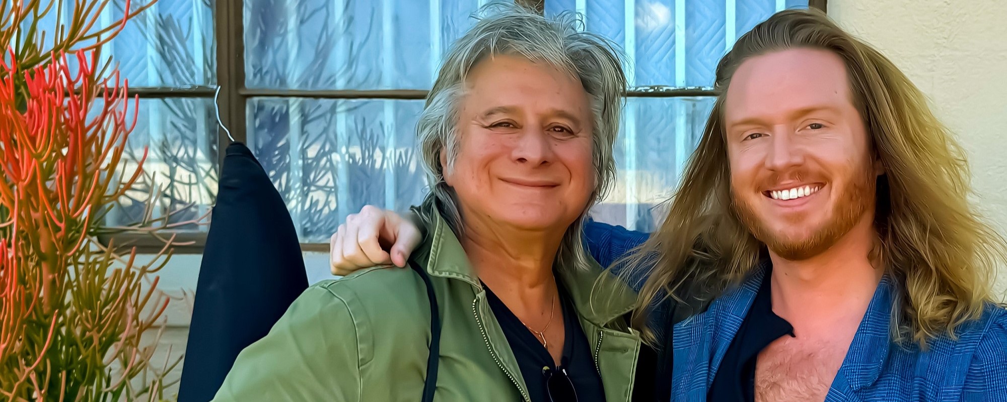 Ex-Journey Singer Steve Perry Reveals He’s Signed a New Label Deal, Says “It’s My Dream” to Tour Again