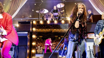 Watch Steven Tyler’s First Live Performance Since Damaging His Vocal Cords as Aerosmith Star Joins the Black Crowes on Stage