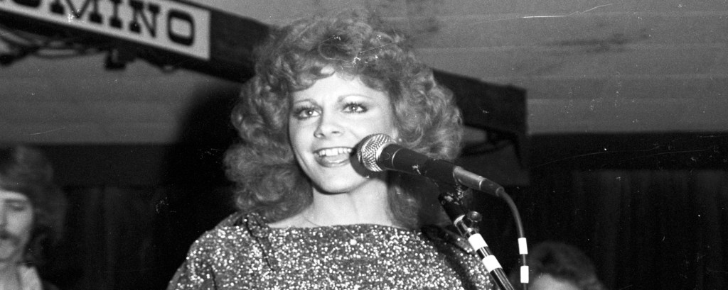 Reba Continues To Follow Her Arrow - American Songwriter