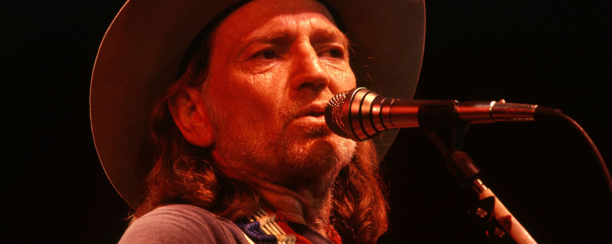 Willie Nelson singing