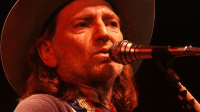 Willie Nelson singing