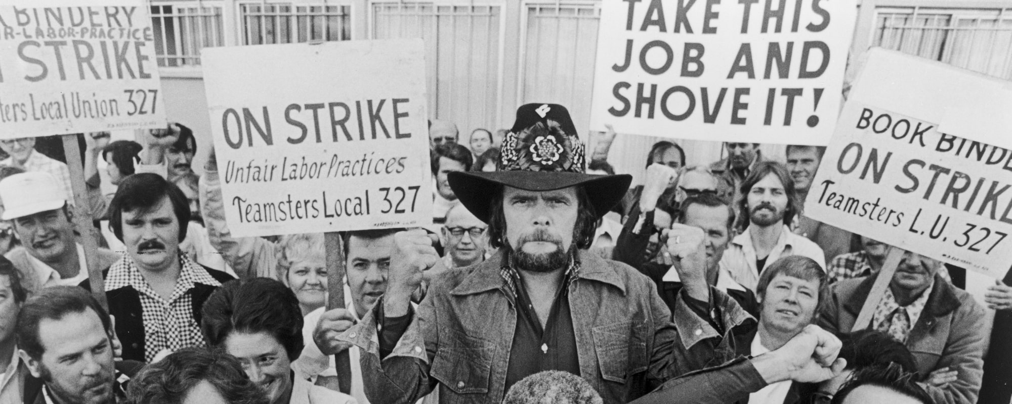 The Rough and Rowdy Times of Johnny Paycheck’s Real Life Were Mirrored on His 1977 Outlaw Hit “I’m the Only Hell (Mama Ever Raised)