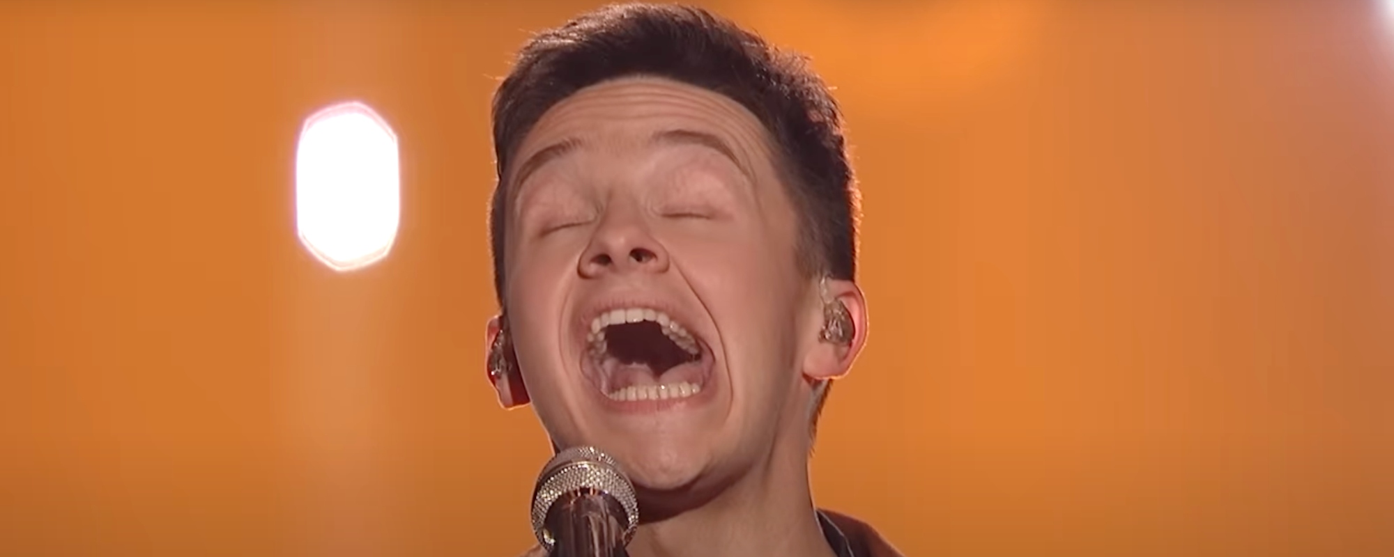 Bringing his “swagger” back to the stage once again, American Idol contestant Jack Blocker performed for the second time of the night with David Bowie’s iconic track “Space Oddity.” 