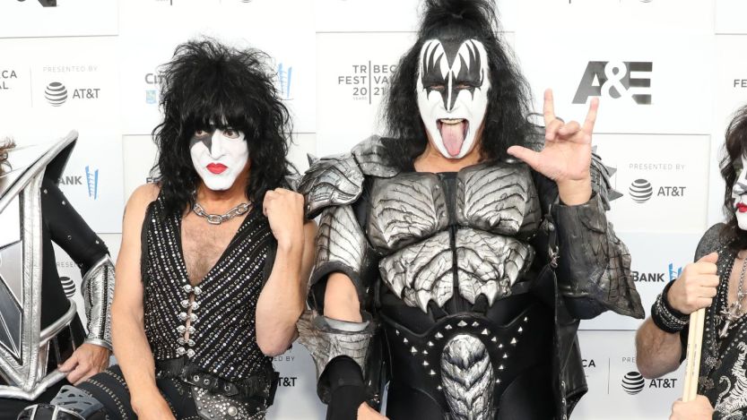 KISS posing together