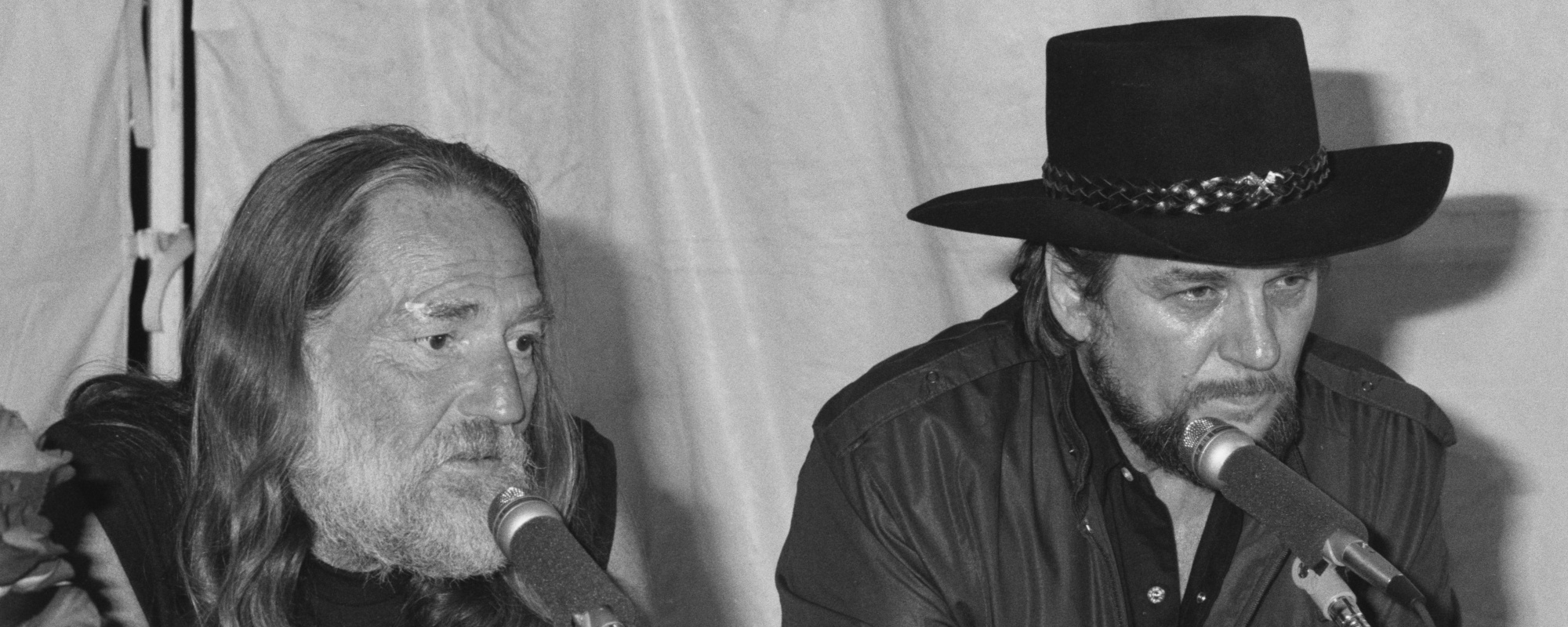 Watch Willie Nelson and Waylon Jennings Perform “Mammas Don’t Let Your Babies Grow Up to Be Cowboys” at Farm Aid in 1986