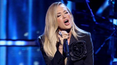 Carrie Underwood Celebrates 50 Shows of Vegas Residency: 'Already Can't Wait to Come Back'