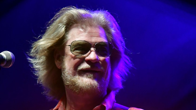 Why Daryl Hall Disappointed Phil Collins On Stage