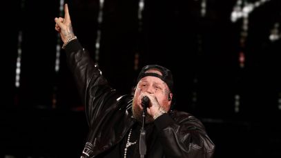 Watch Jelly Roll Perform "Spectacular" Hootie and the Blowfish Cover on Howard Stern