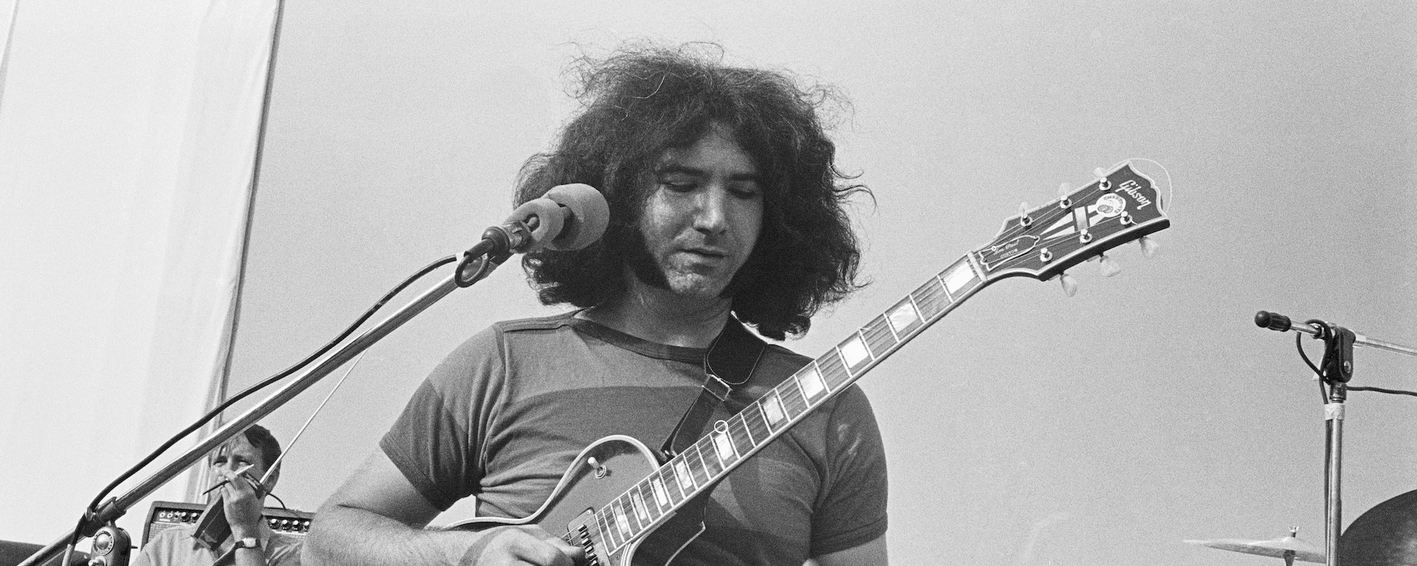 Four and a Half Fingers Didn’t Stop Jerry Garcia From Becoming One of the Most Innovative Guitarists of All Time
