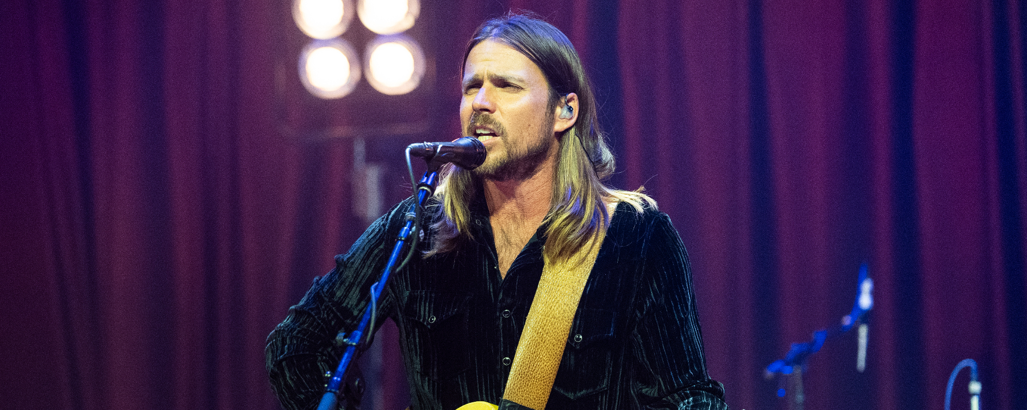 Willie Nelson's Son Steps in for His Sick Dad and Crushes a “Funny How Time Slips Away” Cover