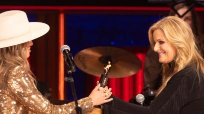 Trisha Yearwood inducts Lainey Wilson into the Grand Ole Opry