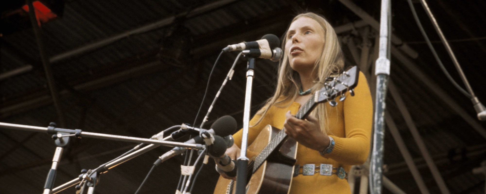 Kreatives Bild zu The Story and Meaning Behind "The Circle Game," the Joni Mitchell Song The Story and Meaning Behind "The Circle Game," the Joni Mitchell Song