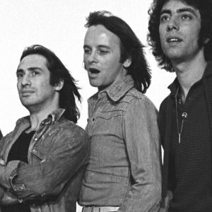 10cc standing together