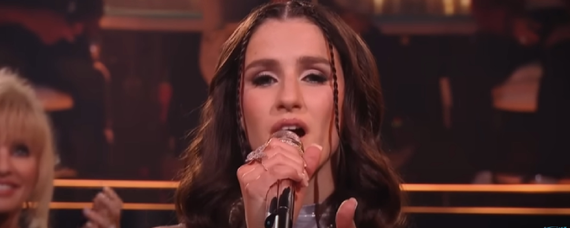 'American Idol' Winner Abi Carter Surprises Students at Academy of Musical Performance